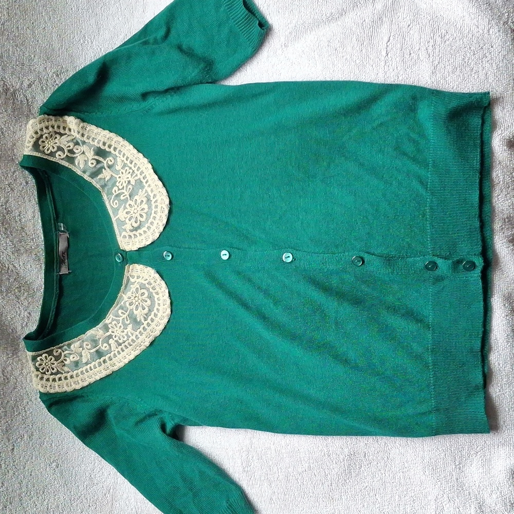 Green Sweater with Lace Collar Elbow Length Sleeves Sz M retro Pinup Modcloth